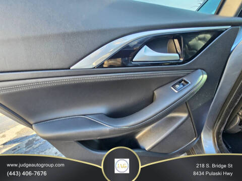 2017 Infiniti QX30 Premium