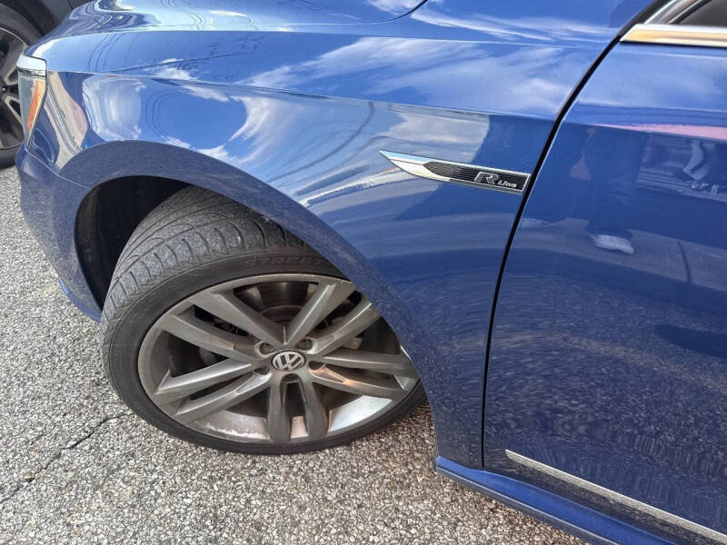 2017 Volkswagen Passat 1.8T R-Line