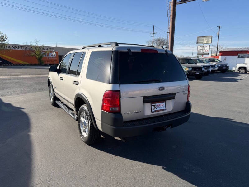 2004 Ford Explorer XLS