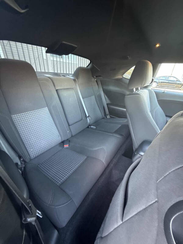 2021 Dodge Challenger SXT