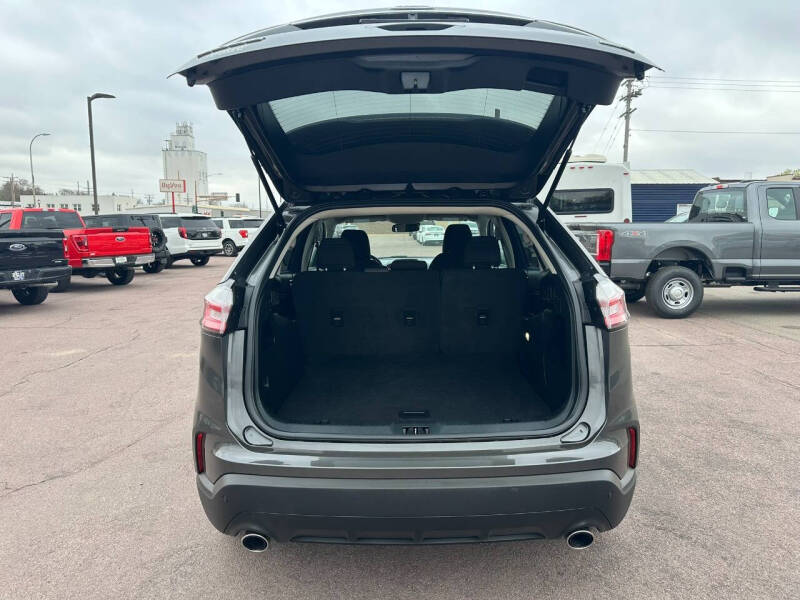 2020 Ford Edge SE