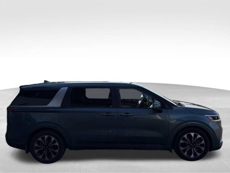 2023 Kia Carnival EX