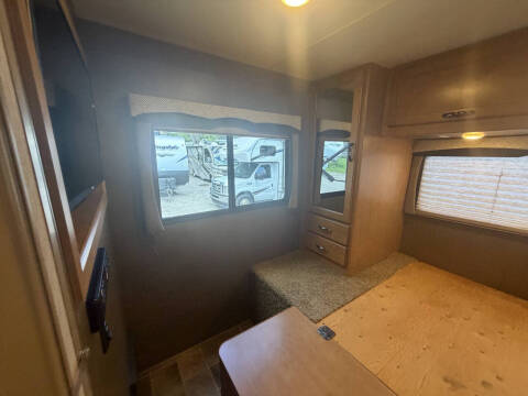 2017 Thor Motor Coach Chateau