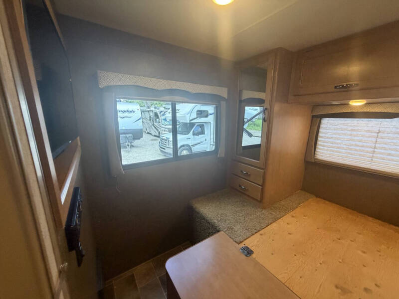 2017 Thor Motor Coach Chateau