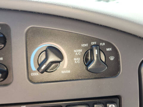 2006 Ford E-Series E-250 SD