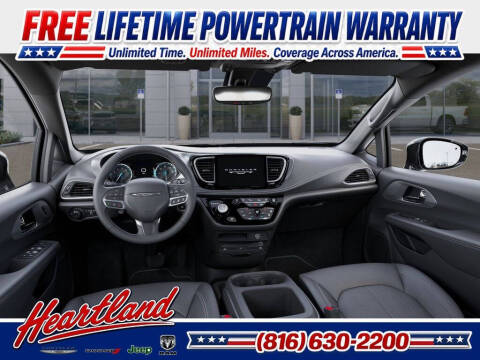 2027 Chrysler Pacifica Select