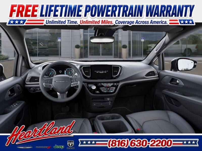 2027 Chrysler Pacifica Select
