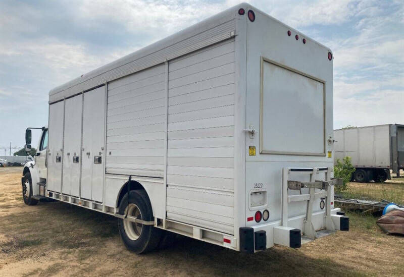 2019 Freightliner M2 106