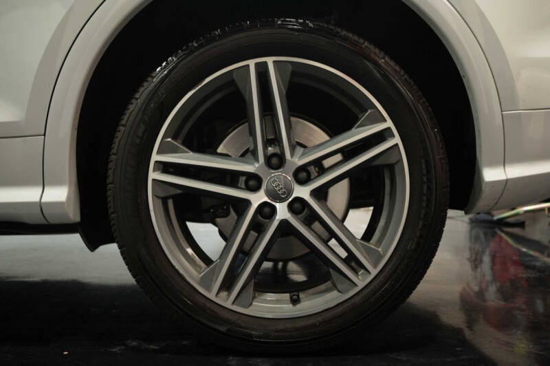 2019 Audi SQ5 3.0T quattro Premium Plus