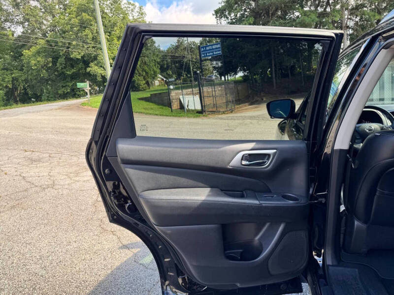 2017 Nissan Pathfinder SL