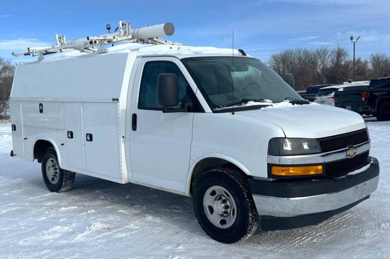 2019 Chevrolet Express Cutaway Base's photo