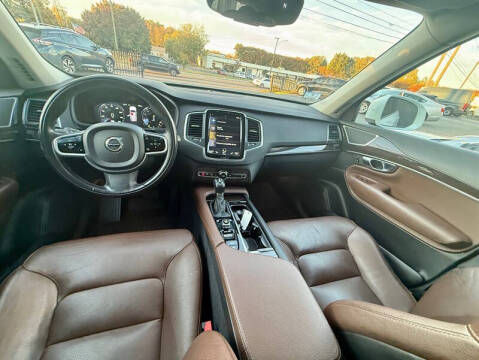 2019 Volvo XC90 T6 Momentum