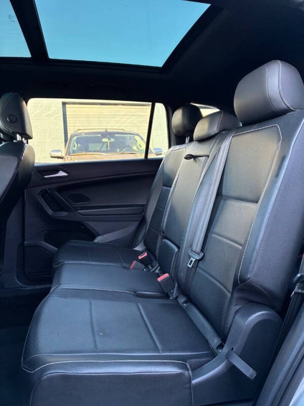 2021 Volkswagen Tiguan SE R-Line Black