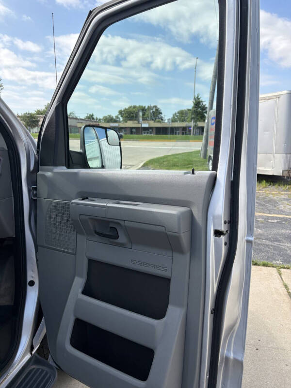 2013 Ford E-Series E-350 SD XLT