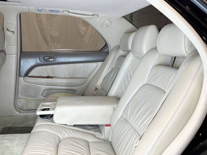 1999 Lexus LS 400