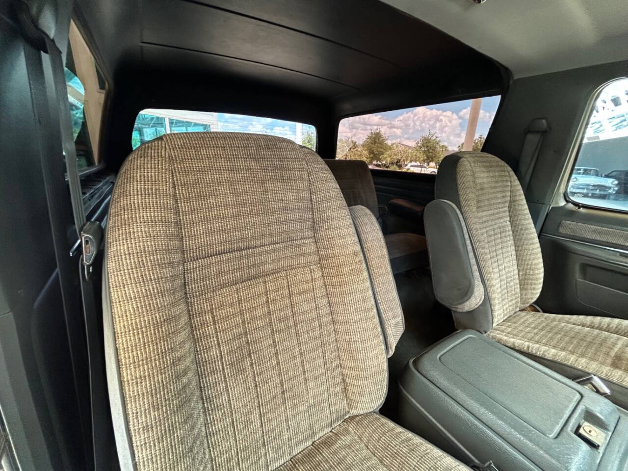 1989 Ford Bronco 29