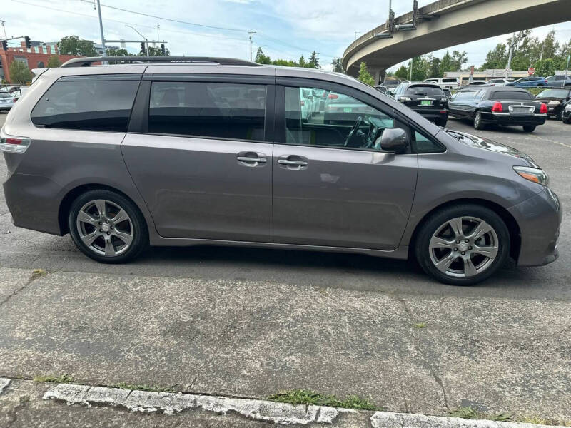 2017 Toyota Sienna