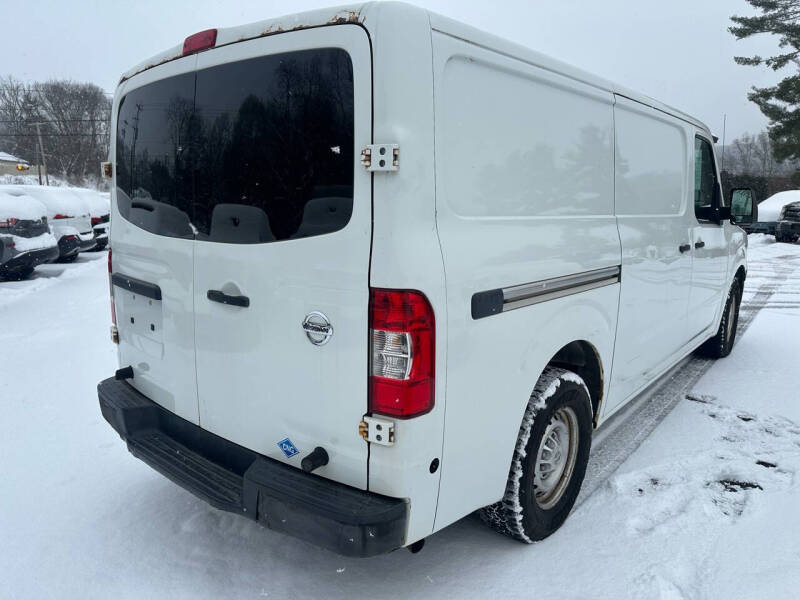 2013 Nissan NV Cargo SV photo 4