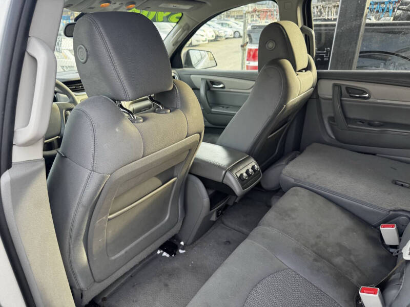 2017 Chevrolet Traverse LS