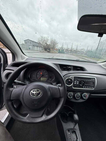 2014 Toyota Yaris 3-Door L Fleet