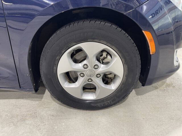 2017 Chrysler Pacifica Touring-L Plus