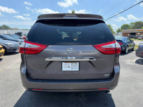 2017 Toyota Sienna