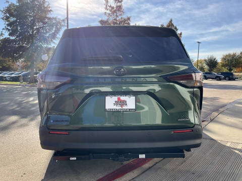 2026 Toyota Sienna Woodland Edition