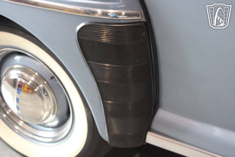 1947 Ford Super Deluxe