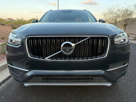 2016 Volvo XC90 T6 Momentum