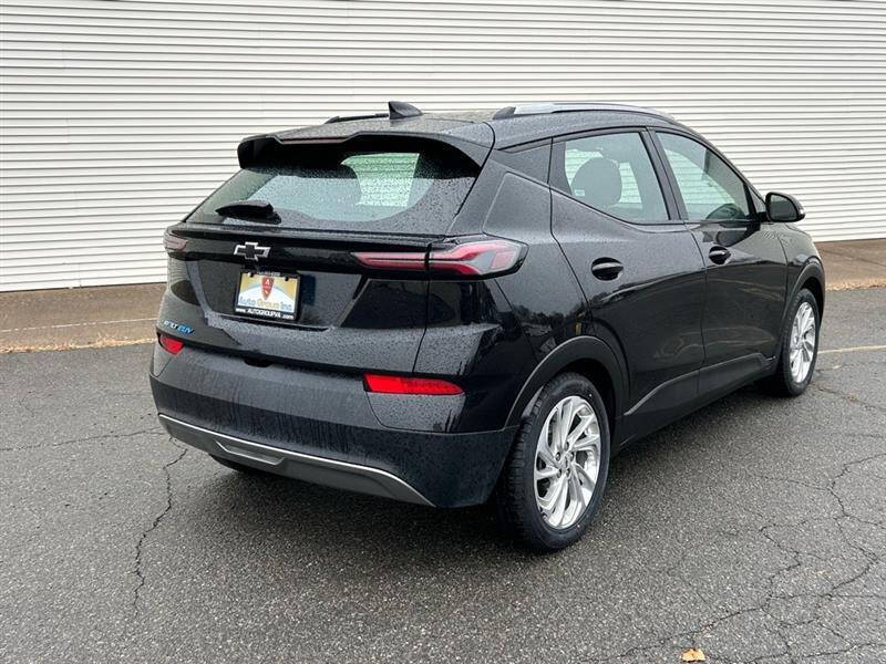 2023 Chevrolet Bolt EUV LT photo 3