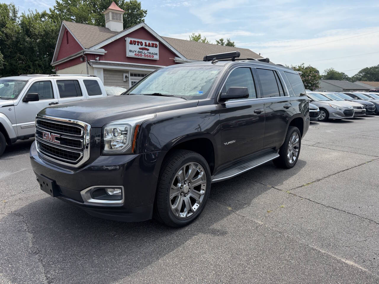Gray 2015 GMC Yukon SLT 4x4 SLT 4dr SUV 1