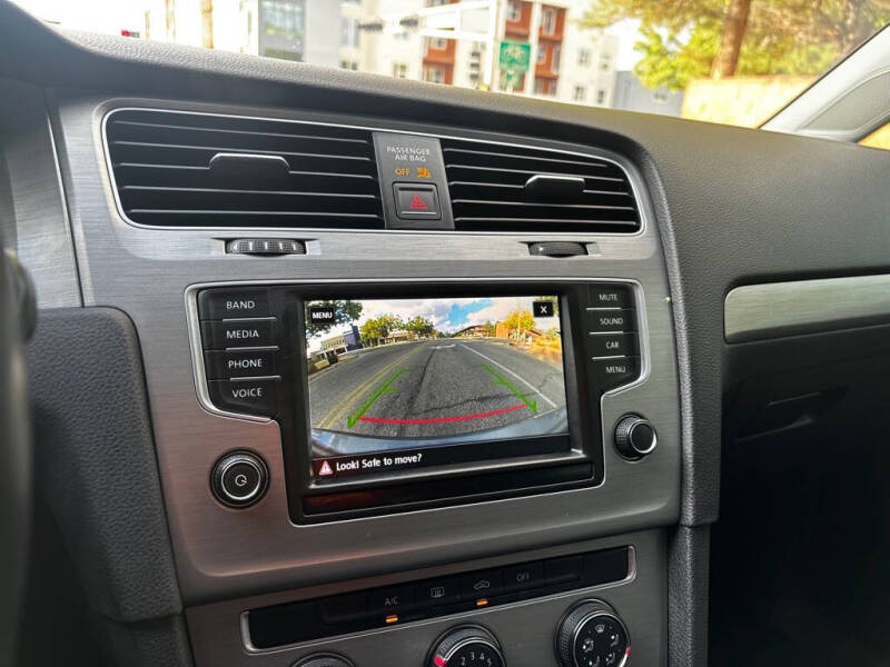 2017 Volkswagen Golf TSI S