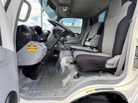 2015 Hino 195