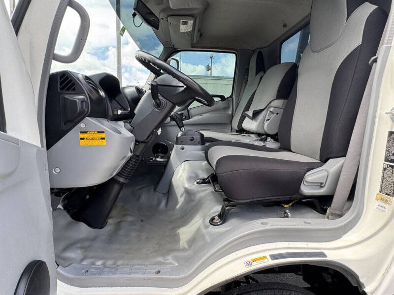 2015 Hino 195