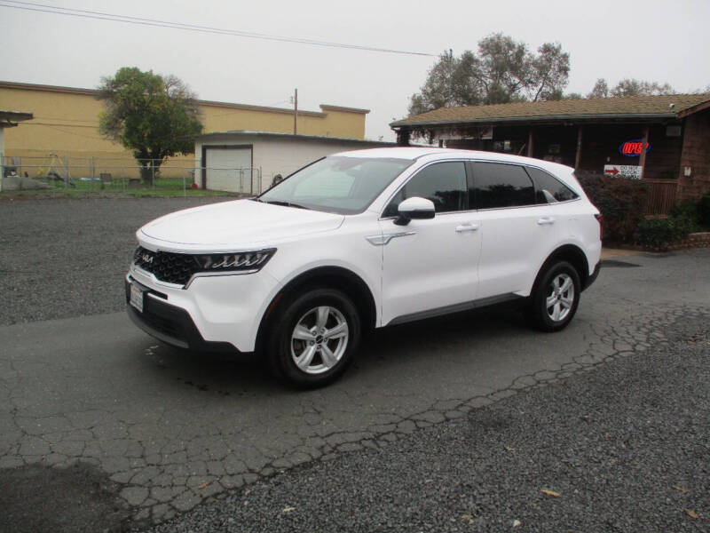 2022 Kia Sorento LX's photo