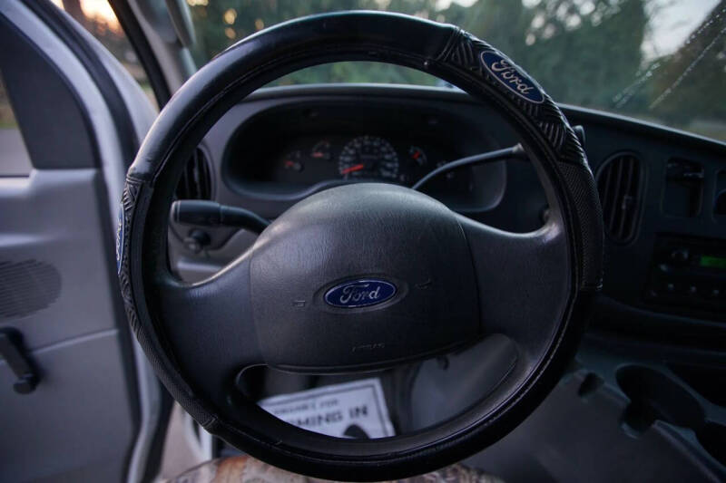 2003 Ford E-Series E-250