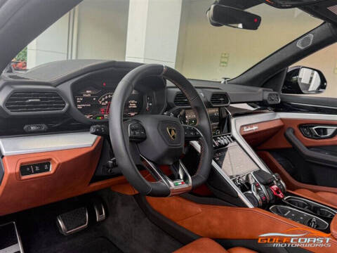 2022 Lamborghini Urus