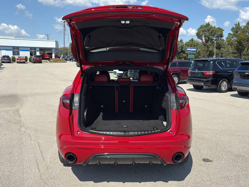 2022 Alfa Romeo Stelvio Veloce