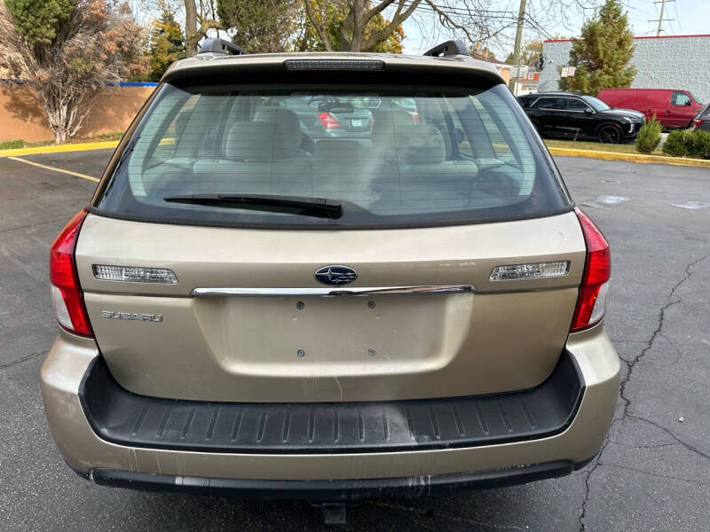 2009 Subaru Outback null photo 8