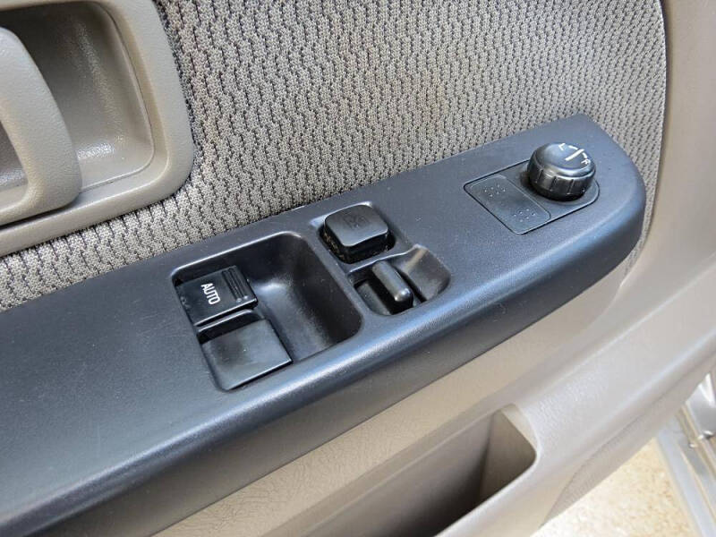 2004 Nissan Frontier XE