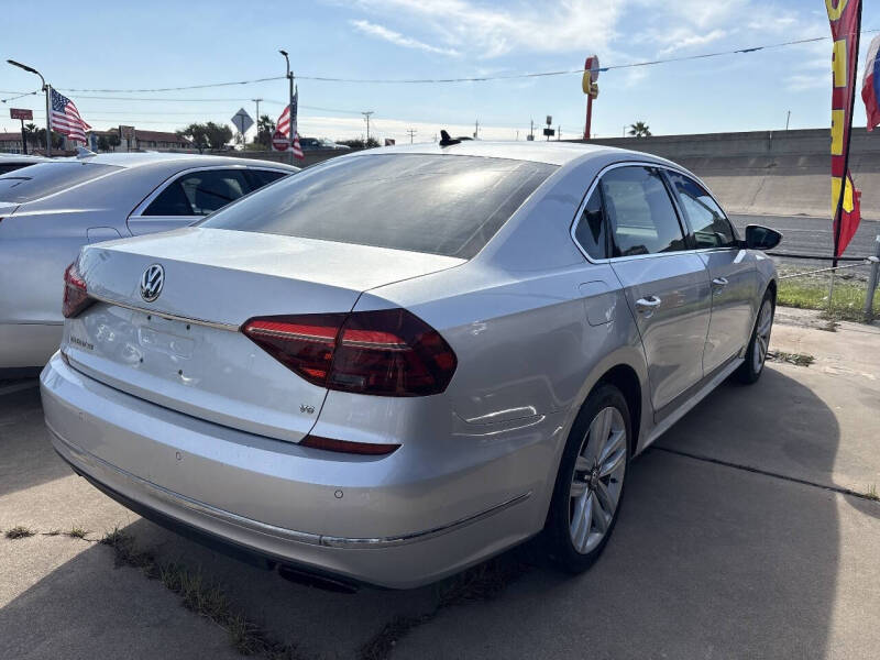 2017 Volkswagen Passat V6 SE