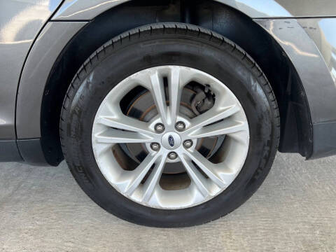 2018 Ford Taurus SEL