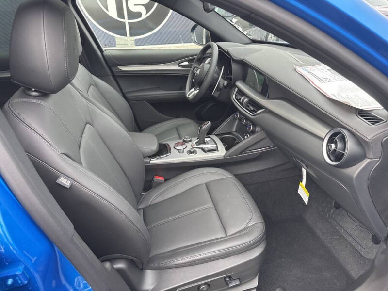 2025 Alfa Romeo Stelvio