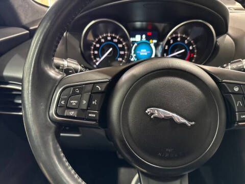 2019 Jaguar F-PACE 30t Premium