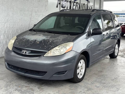 2006 Toyota Sienna for sale at Powerhouse Automotive in Tampa FL