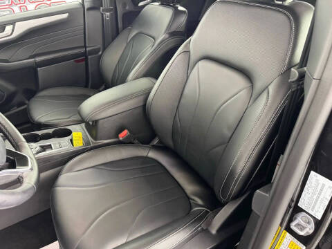 2025 Ford Escape Platinum