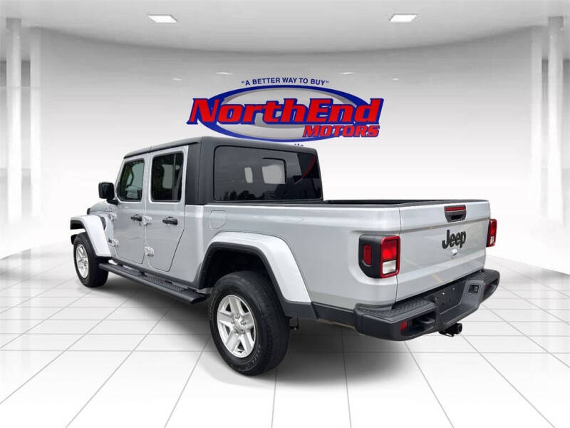 2023 Jeep Gladiator Sport