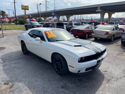 2018 Dodge Challenger SXT Plus