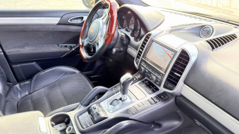 2013 Porsche Cayenne GTS