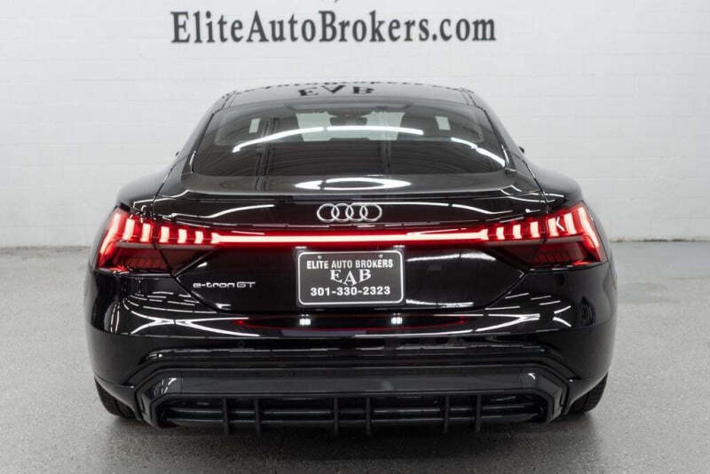 2023 Audi e-tron GT quattro Premium Plus